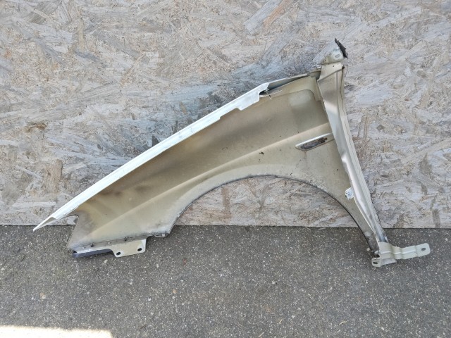 184593 Lancia Delta 2008-2014 jobb első sárvédő, a képen látható sérüléssel