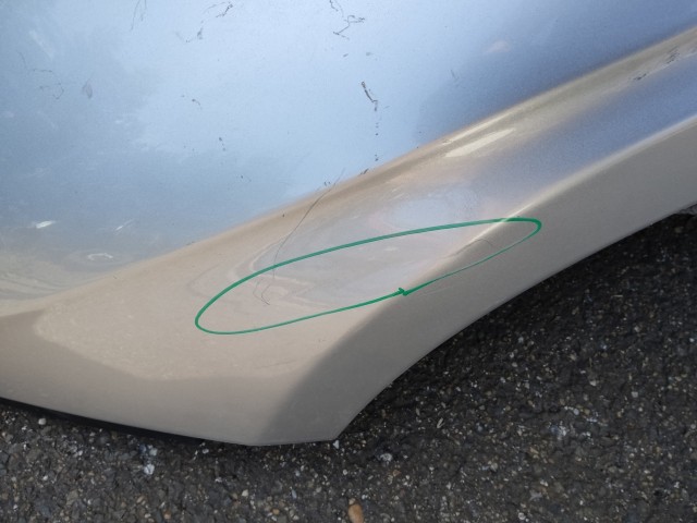 184596 Lancia Delta 2008-2014 bal első sárvédő, a képen látható sérüléssel