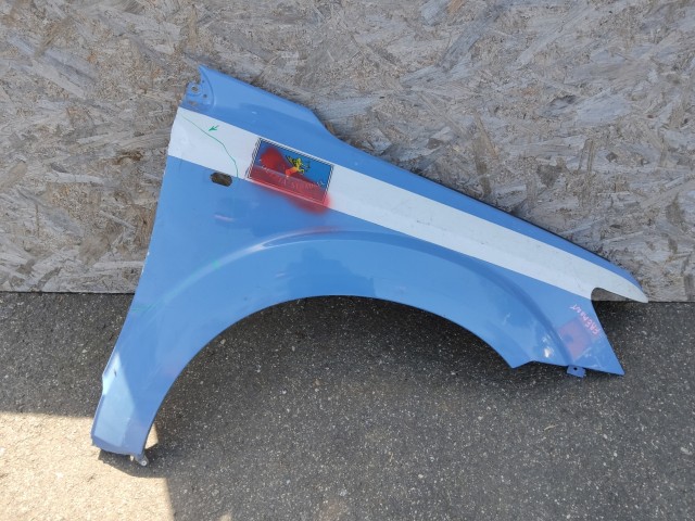 184597 Fiat Freemont 2011-2015 jobb első sárvédő, a képen látható sérüléssel