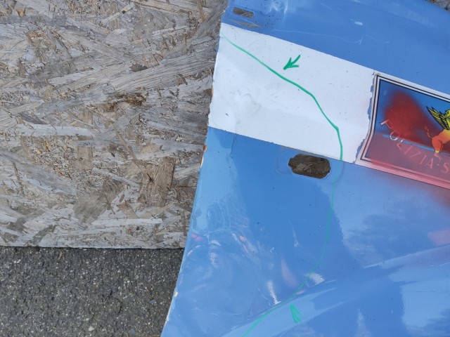 184597 Fiat Freemont 2011-2015 jobb első sárvédő, a képen látható sérüléssel