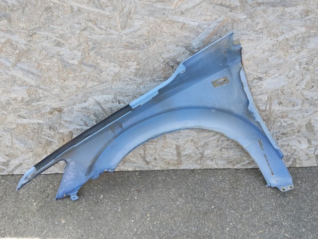 184597 Fiat Freemont 2011-2015 jobb első sárvédő, a képen látható sérüléssel