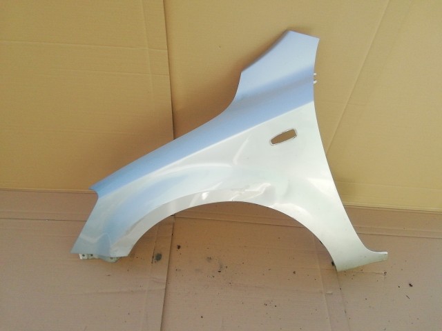 184531 Kia Ceed I. 2006-2012 Bal első sárvédő, a képen látható sérüléssel