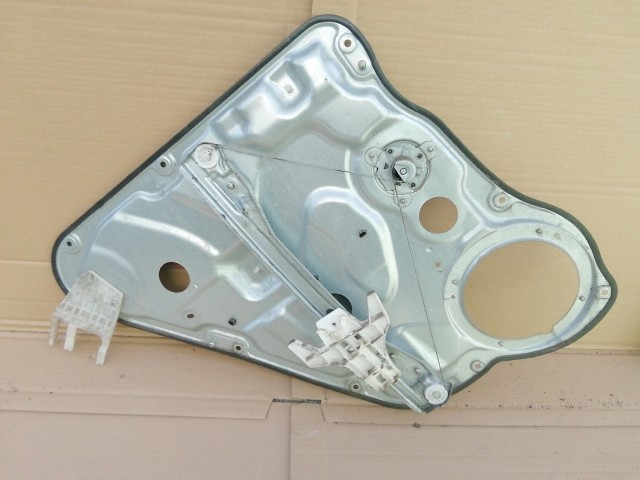 184512 Kia Ceed I. Fl. kombi 2009-2012 jobb hátsó manuális ablakemelő 83480-1H000