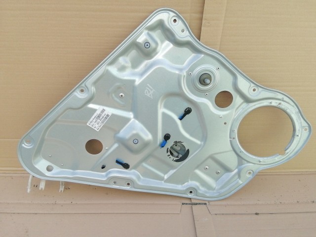 184511 Kia Ceed I. Fl. kombi 2009-2012 bal hátsó manuális ablakemelő 83470-1H000