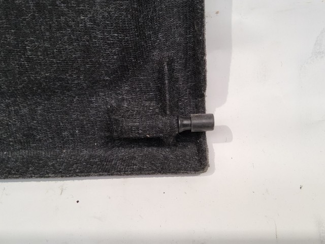 Alfa Romeo 147  sötét szürke színű kalaptartó , törött