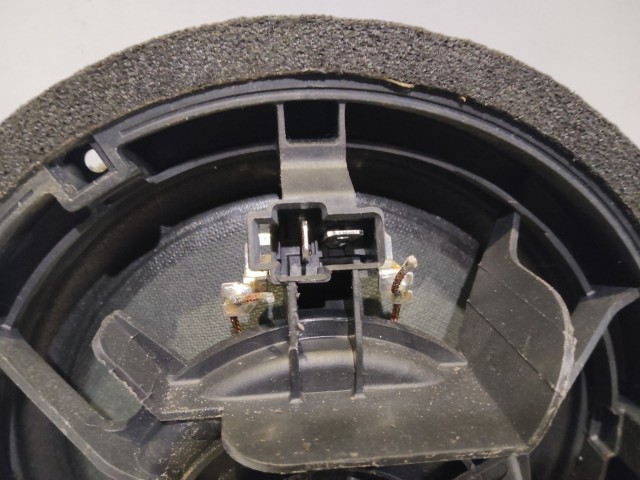 182858 Opel Agila B, Suzuki Splash 2008-2014 jobb hátsó hangszóró