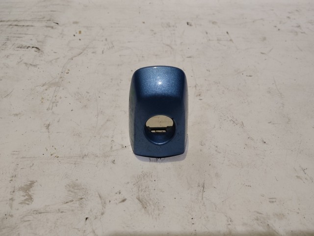 Opel Agila B 2008-2014 2008-2014 Zárbetét kupak Használt bal első