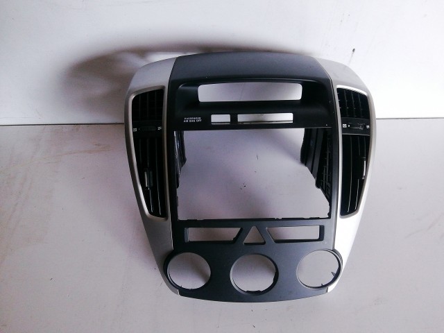 Kia Ceed I. Fl. 2009-2012 2008-2012 Közép konzol Használt