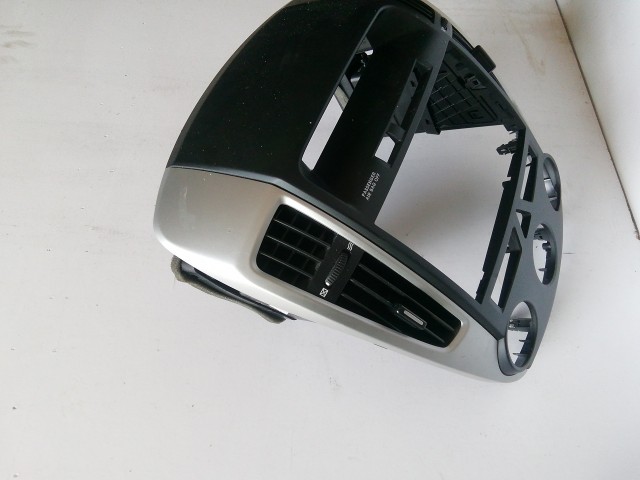 Kia Ceed I. Fl. 2009-2012 2008-2012 Közép konzol Használt