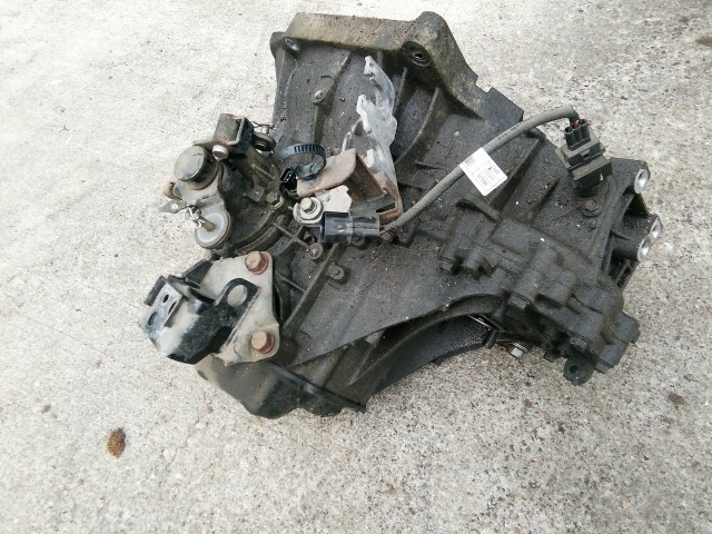 184457 Kia Ceed I. 2008-2012 1,4 16v benzin 5 sebeséges váltó