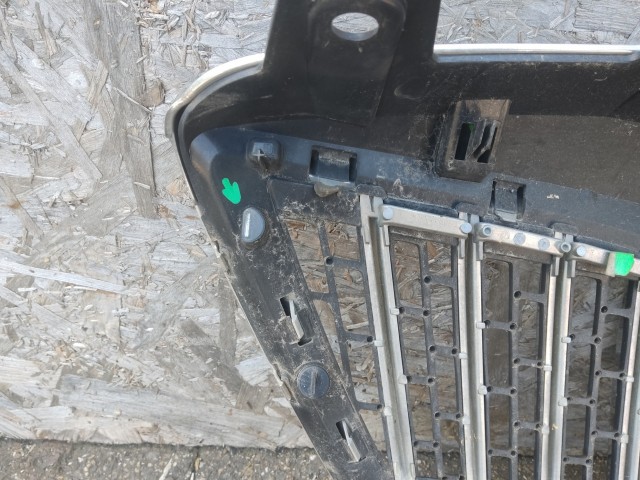 185154 Lancia Delta 2008-2014 Díszrács, a képen látható sérüléssel