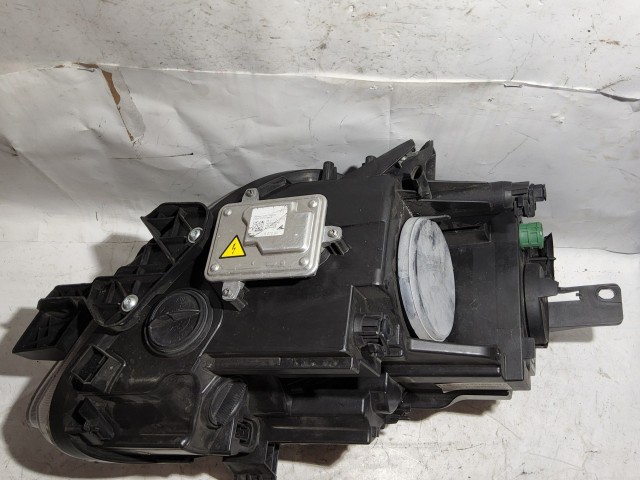 185301 Alfa Romeo Giulietta bal első xenon fényszóró, jobb kormányos kivitel