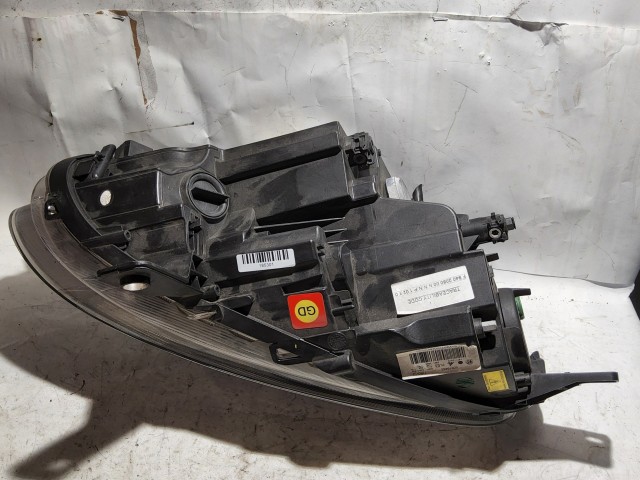 185301 Alfa Romeo Giulietta bal első xenon fényszóró, jobb kormányos kivitel