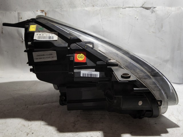 185301 Alfa Romeo Giulietta bal első xenon fényszóró, jobb kormányos kivitel