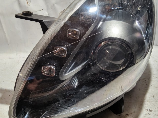 185301 Alfa Romeo Giulietta bal első xenon fényszóró, jobb kormányos kivitel