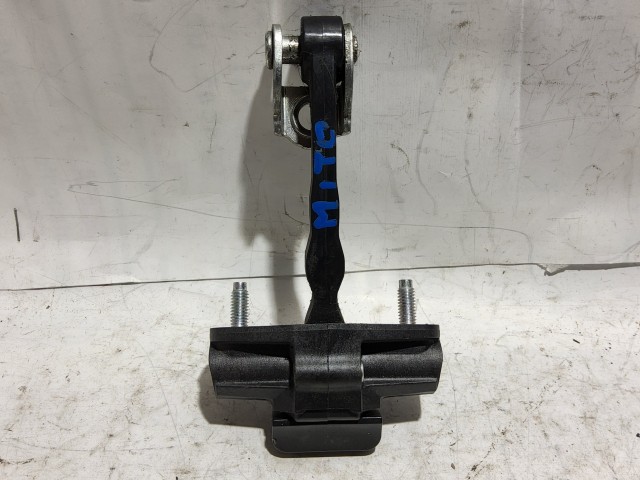 Alfa Romeo Mito első ajtóhatároló