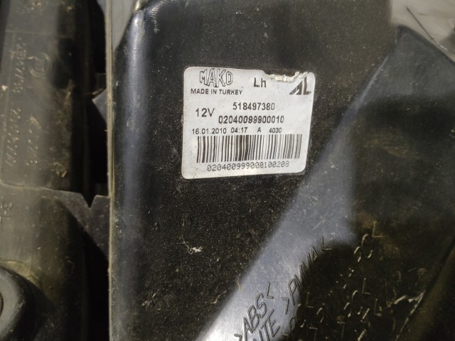 182904 Fiat Punto Evo bal hátsó lámpa, szögletes csatlakozós 51849738