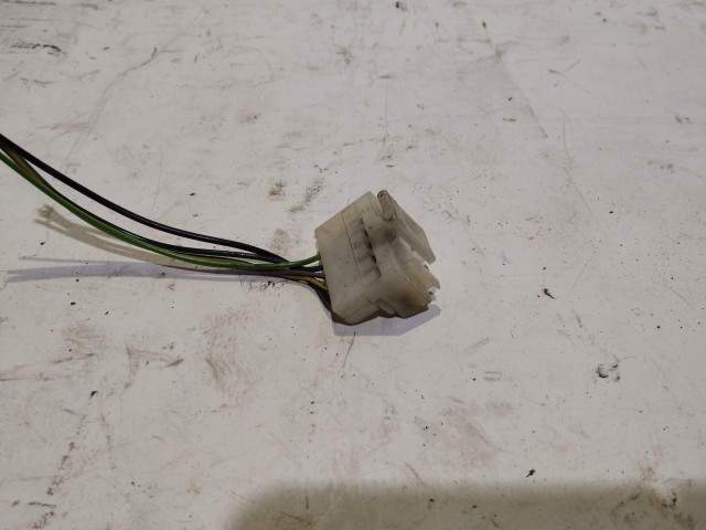 182907 Fiat Punto Evo 2009-2011 hátsó lámpa elektromos csatlakozó szögletes kivitel 51849739