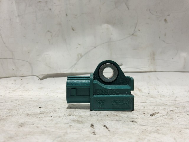 Fiat 500L ütközés szenzor 51881704