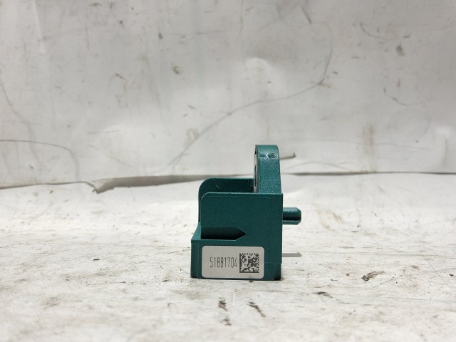 Fiat 500L ütközés szenzor 51881704