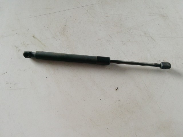 Kia Ceed I. Fl. 2009-2012 2008-2012 Csomagtérajtó teleszkóp Használt 