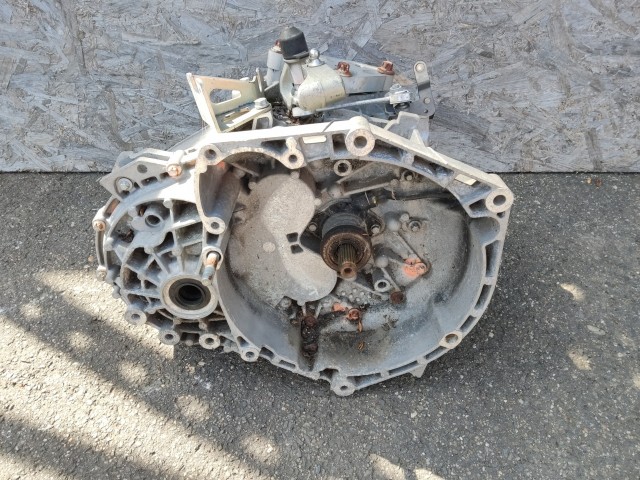 Fiat Doblo III.  2009-2015 2009-2015 Váltó Használt 6 Kézi Első kerék  a képen látható sérüléssel