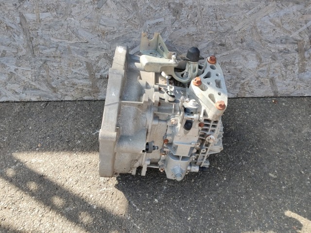 Fiat Doblo III.  2009-2015 2009-2015 Váltó Használt 6 Kézi Első kerék  a képen látható sérüléssel