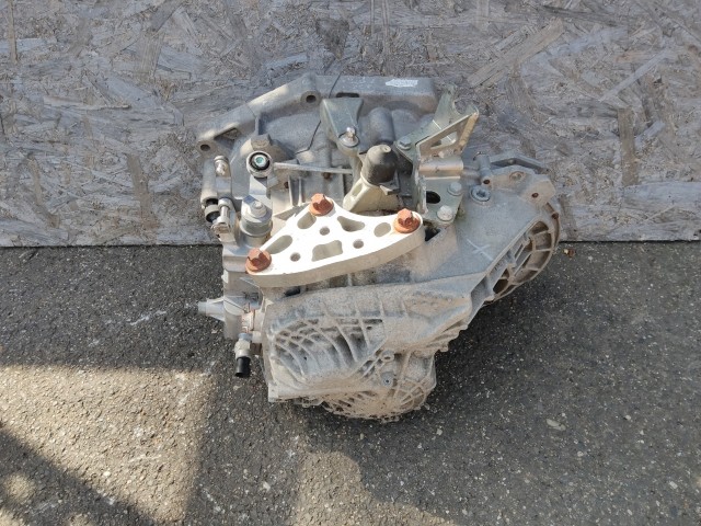 Fiat Doblo III.  2009-2015 2009-2015 Váltó Használt 6 Kézi Első kerék  a képen látható sérüléssel