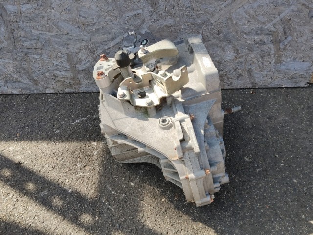 Fiat Doblo III.  2009-2015 2009-2015 Váltó Használt 6 Kézi Első kerék  a képen látható sérüléssel