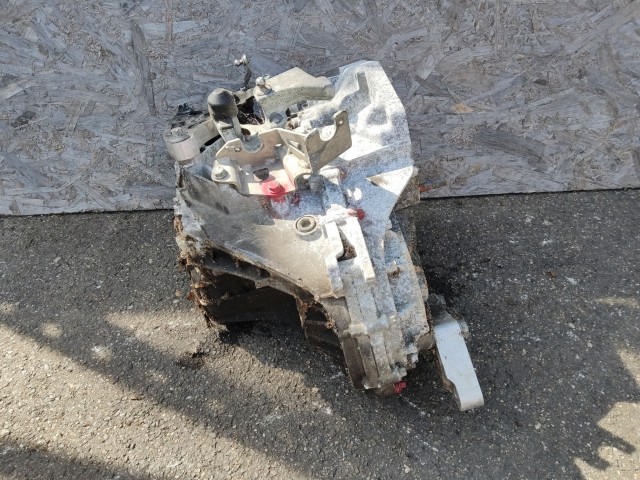 Fiat Doblo III.  2009-2015 2009-2015 Váltó Használt 6 Kézi Első kerék  a képen látható sérüléssel