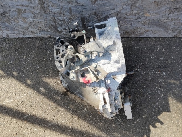 Fiat Doblo III.  2009-2015 2009-2015 Váltó Használt 6 Kézi Első kerék  a képen látható sérüléssel