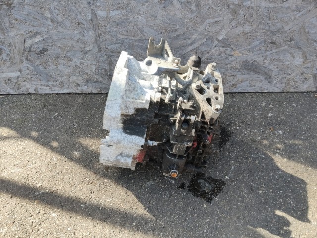 Fiat Doblo III.  2009-2015 2009-2015 Váltó Használt 6 Kézi Első kerék  a képen látható sérüléssel