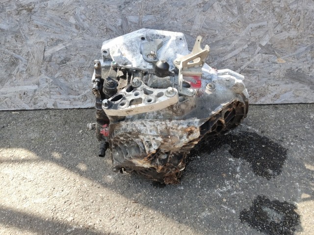 Fiat Doblo III.  2009-2015 2009-2015 Váltó Használt 6 Kézi Első kerék  a képen látható sérüléssel