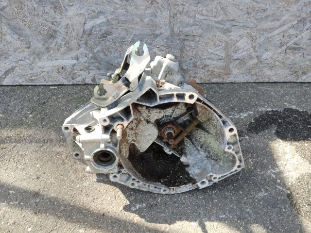 Fiat Stilo 2001-2007 Váltó Használt 5 Kézi Első kerék  a képen látható sérüléssel