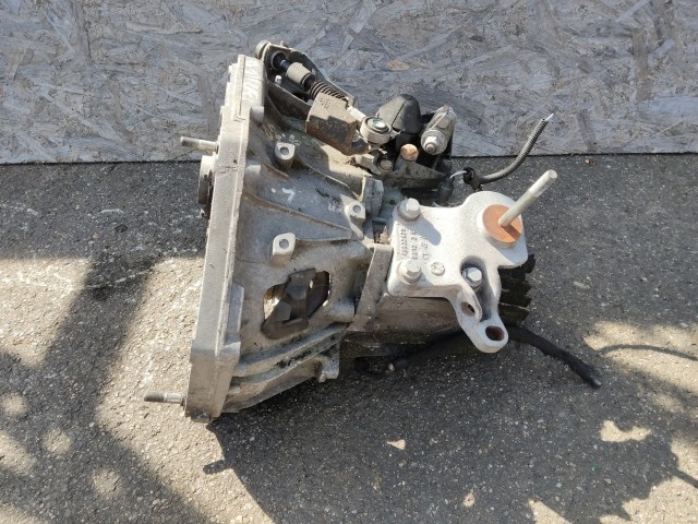 Fiat Bravo 2007-2014 2007-2014 Váltó Használt 6 Kézi Első kerék  a képen látható sérüléssel