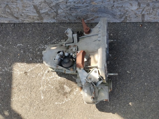 Alfa Romeo 147 2000-2010 Váltó Használt 6 Kézi Első kerék  a képen látható sérüléssel