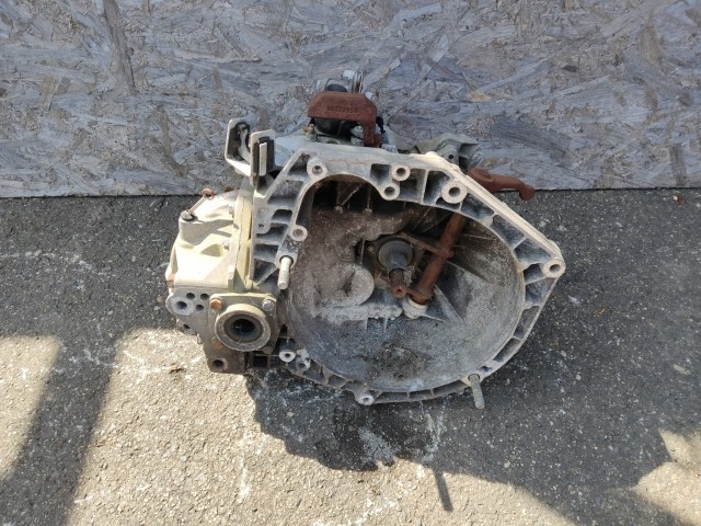 Alfa Romeo 147 2000-2010 Váltó Használt 6 Kézi Első kerék  a képen látható sérüléssel