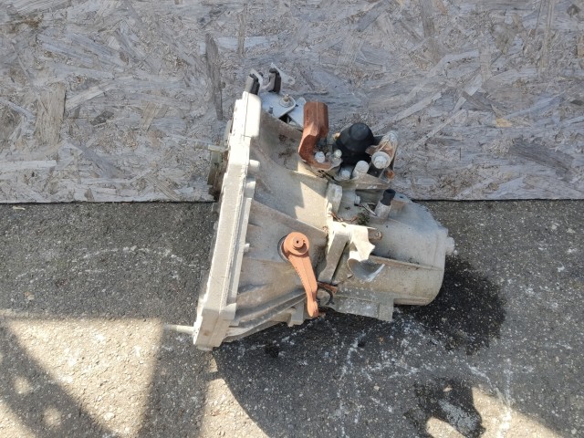 Alfa Romeo 147 2000-2010 Váltó Használt 6 Kézi Első kerék  a képen látható sérüléssel