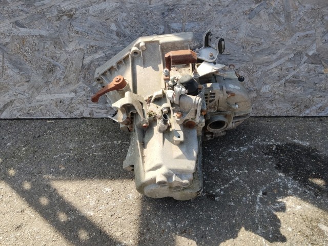 Alfa Romeo 147 2000-2010 Váltó Használt 6 Kézi Első kerék  a képen látható sérüléssel