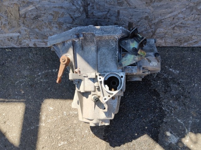 Alfa Romeo 147 2000-2010 Váltó Használt 5 Kézi Első kerék  a képen látható sérüléssel