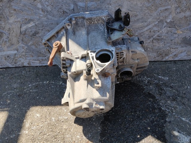 Alfa Romeo 147 2000-2010 Váltó Használt 5 Kézi Első kerék  a képen látható sérüléssel