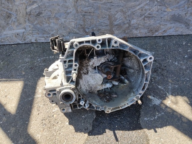 Alfa Romeo 147 2000-2010 Váltó Használt 5 Kézi Első kerék  a képen látható sérüléssel