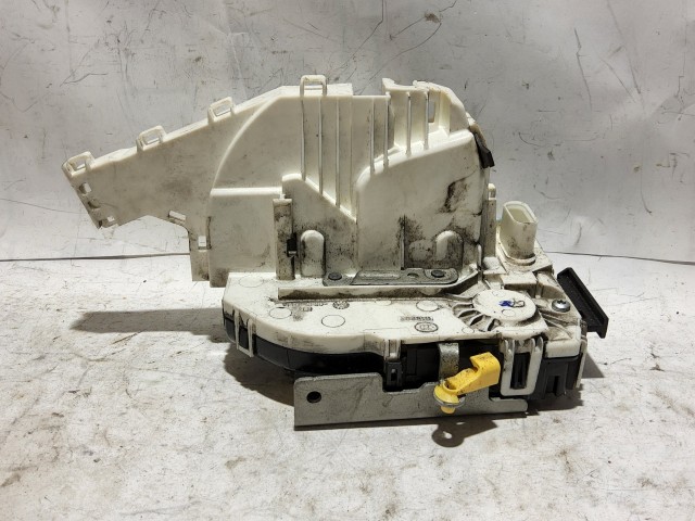 Fiat Freemont bal első zárszerkezet K04589917AC