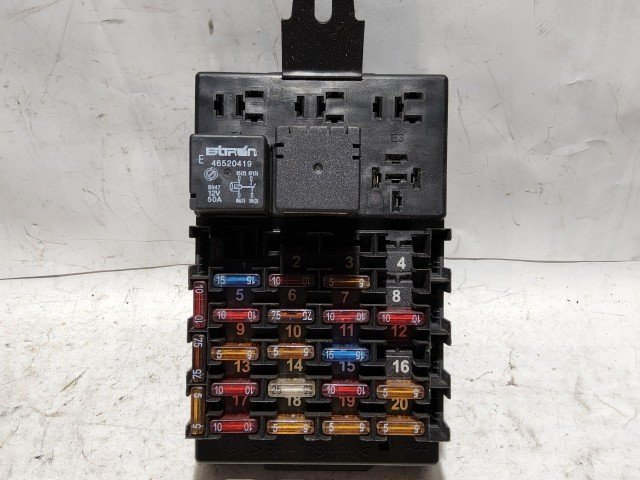 186194 Alfa Romeo 166 1998-2007 belső Biztosítéktábla