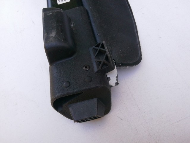 185644 Mercedes Benz A-Class(W169) 2004-2012 Kalaptartó, a képen látható sérüléssel, beakasztó törött!!!