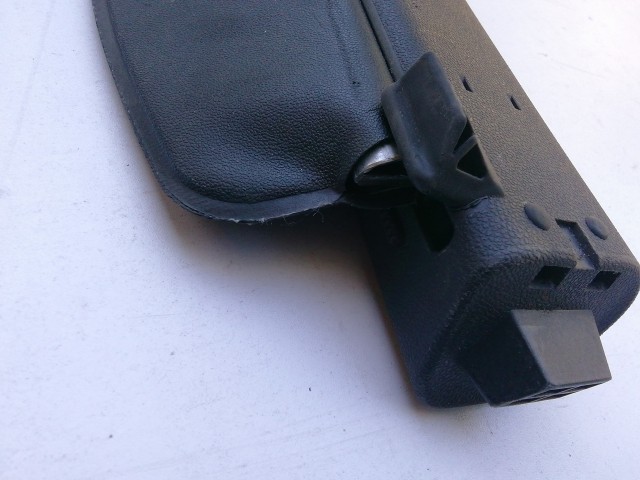 185644 Mercedes Benz A-Class(W169) 2004-2012 Kalaptartó, a képen látható sérüléssel, beakasztó törött!!!