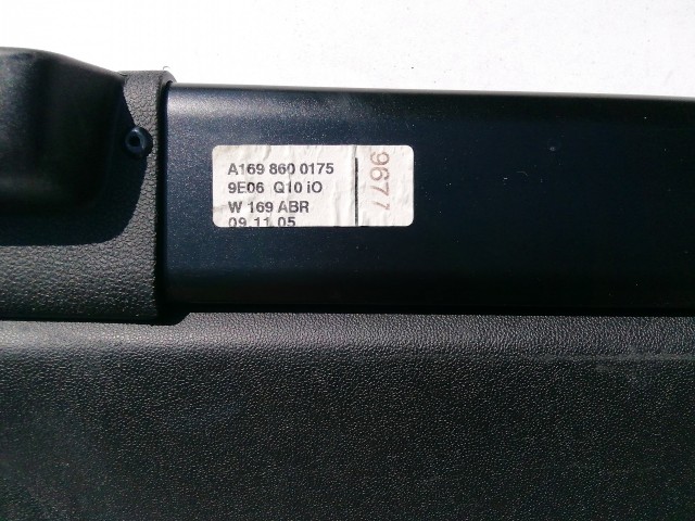 185664 Mercedes Benz A-Class(W169) 2004-2012 Kalaptartó, egy beakasztási pont törött!!!