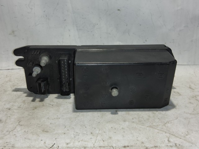 Alfa Romeo 166 1998-2007 külső Biztosítéktábla