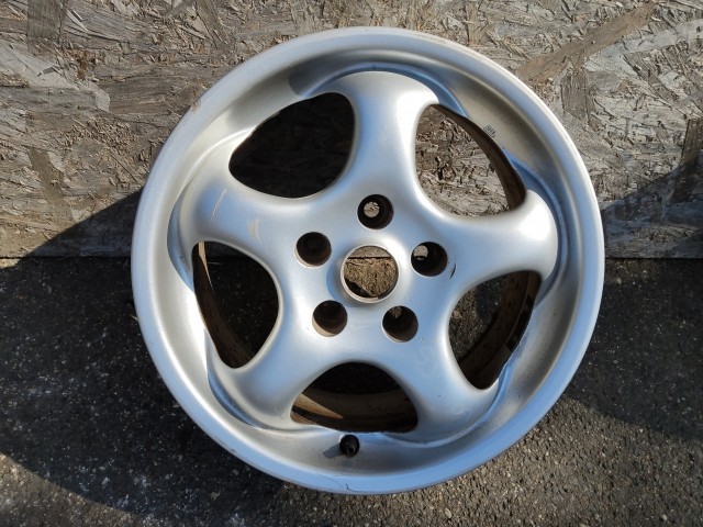 Felni Használt Könnyűfém 110 38 7 15 5