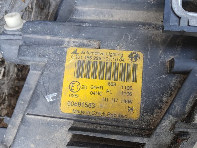 186720 Alfa Romeo Gt jobb első fényszóró, matt plexi!! 60681583